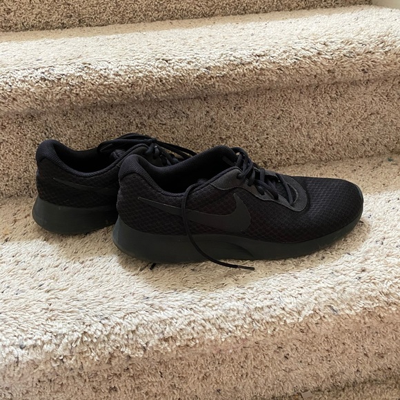 Nike sneakers - Picture 2 of 4